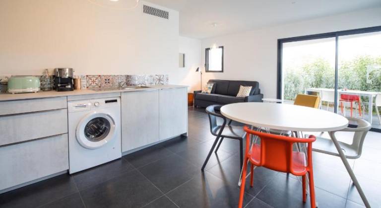 Holiday apartment with yard, private pool & barbecue — photo 3