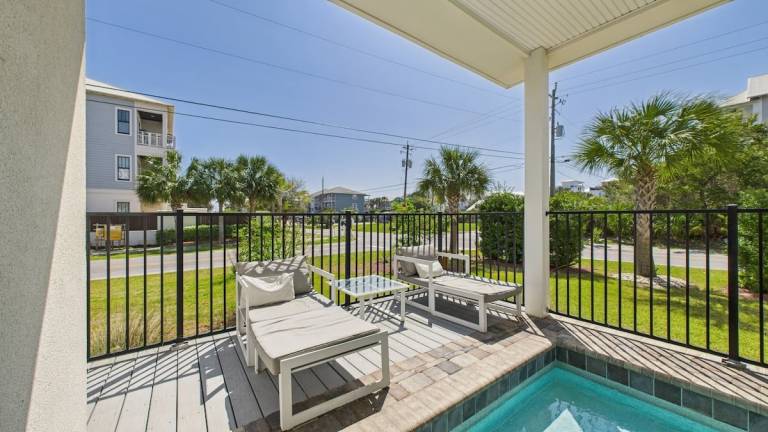 House  Carillon Beach