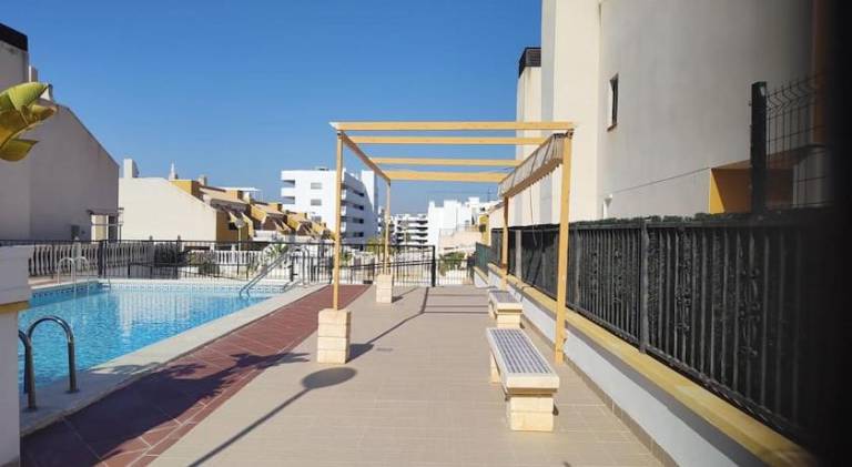 Apartment with pool — photo 4