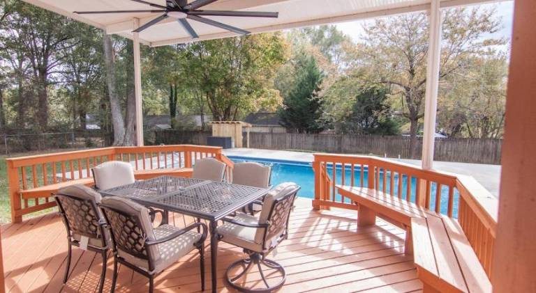 Vacation home with hot tub & pool — photo 5