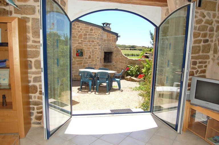 Holiday Home “Ty Mamm Gozh” 400 m from Beach, Sea View, Private Terrace, Wi-Fi in Erdeven