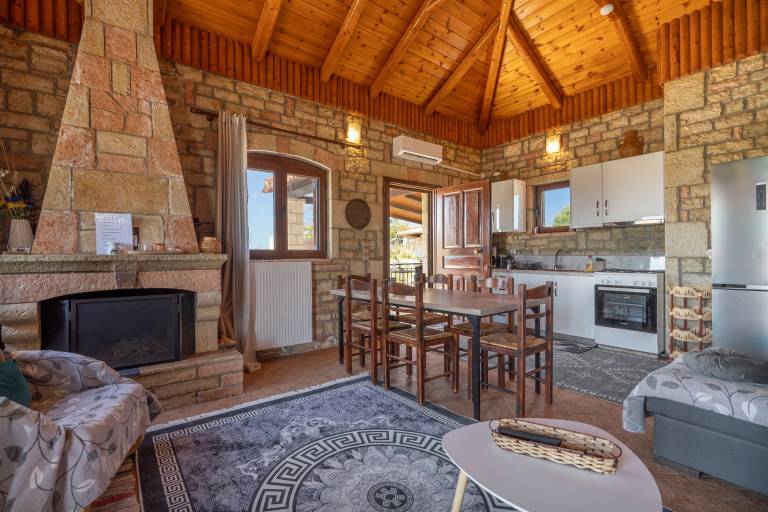 Children-friendly house with patio, garden & hot tub | Mountain view | Perfect for remote work | Pet-friendly — photo 5