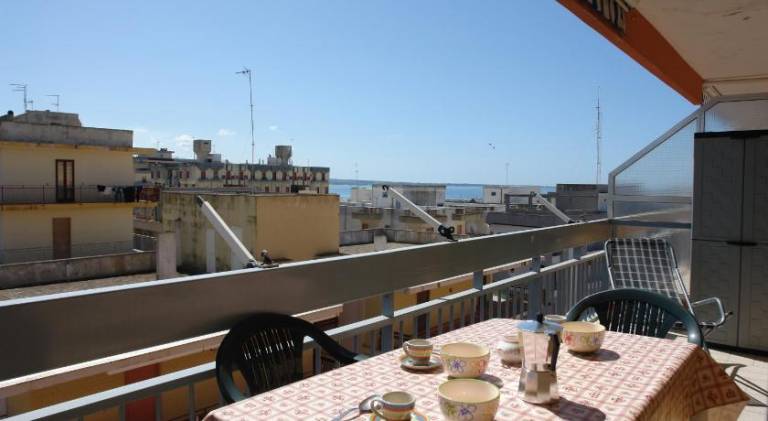 Holiday apartment with 3 rooms for 6 persons in Gallipoli