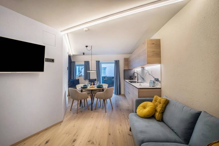Studio Apartment 'Avia Living Maria' with Mountain View, Balcony and Wi-Fi — photo 5