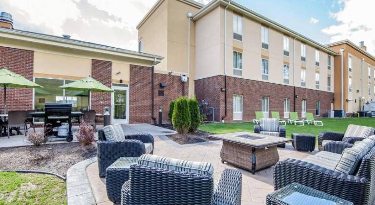 Comfort Suites Marietta-Parkersburg — photo 4