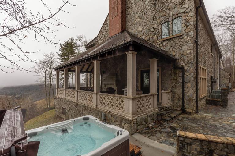 House Valle Crucis