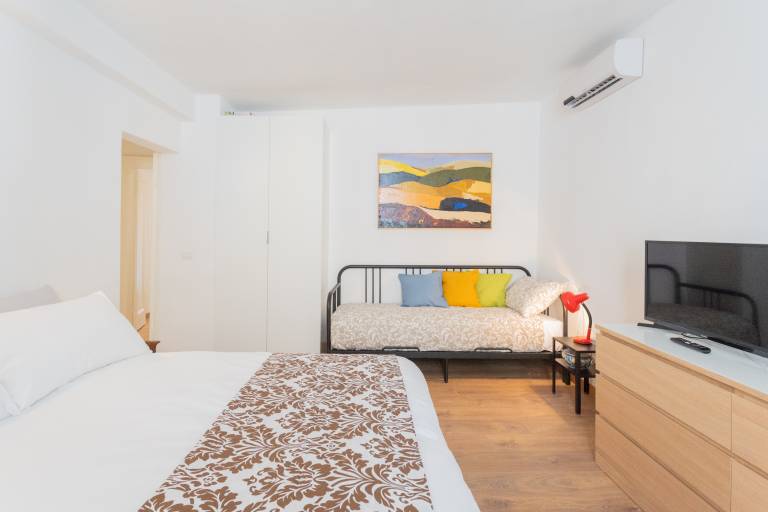 Children-friendly nice rental apartment | Near Como Cathedral | City view | Pets are welcome — photo 3