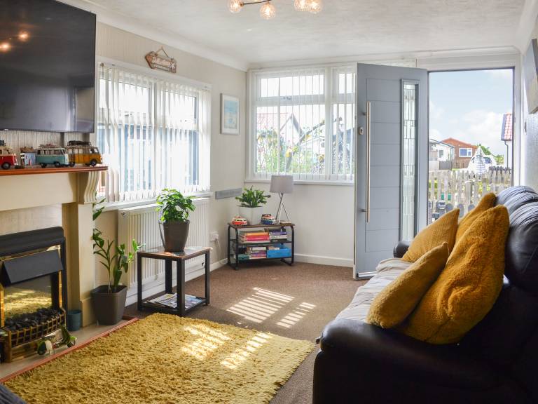 Child-friendly cottage with yard | River view | Pet-friendly — photo 3