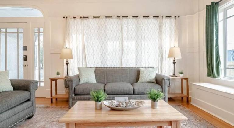 Spacious house | Suitable for remote work | Dogs allowed in Mobile, AL