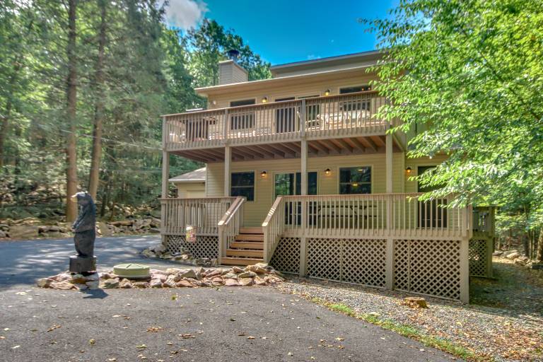 Grizzly by PMR, 5BR Quiet Mountain Home, Dog Friendly, Near Lake & Ski — photo 3