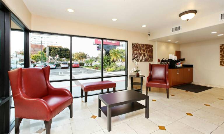 Red Roof Inn Santa Ana — photo 3