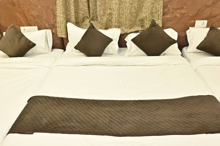 Hotel Kaka Inn