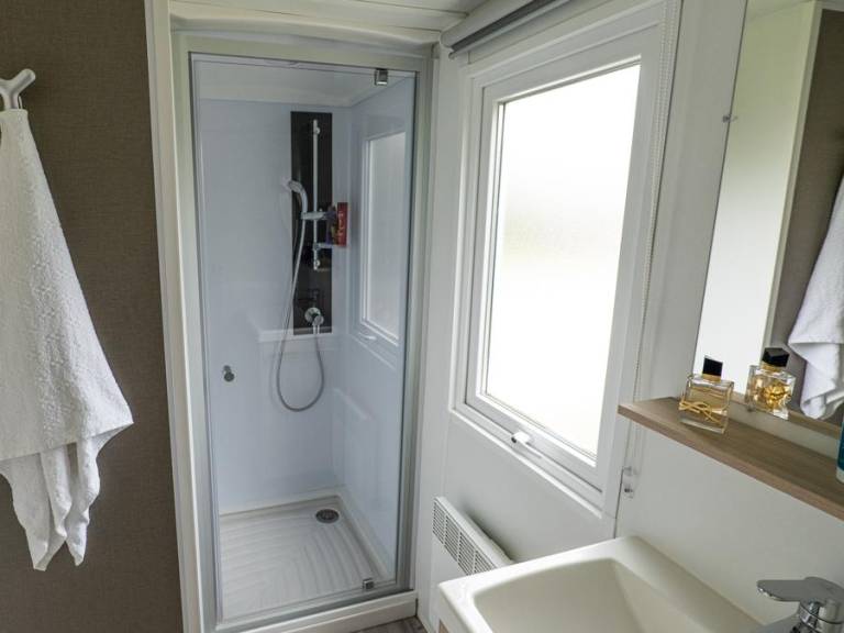 Mobile home with heated pool & terrace | Pet-friendly — photo 5