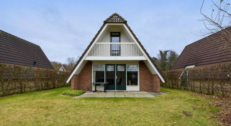 Vacation home with pool | Pets are welcome in Groningen