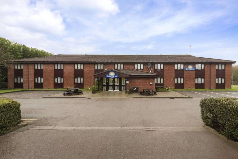 Days Inn by Wyndham Bridgend Cardiff M4 — photo 3
