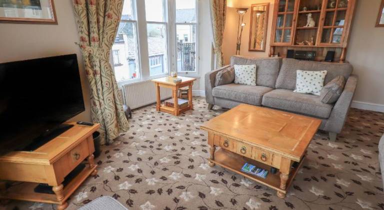 Holiday apartment with 3 rooms for 6 persons — photo 2