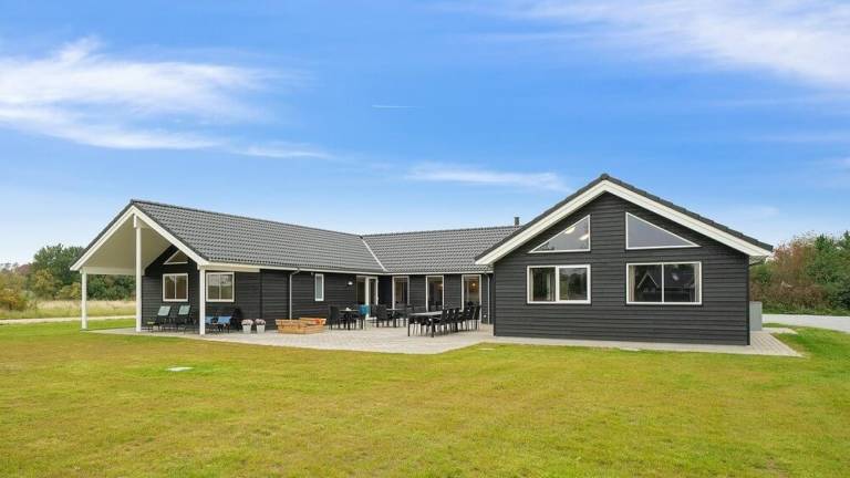 Child-friendly vacation home with garden, hot tub & sauna | Pets are welcome — photo 2