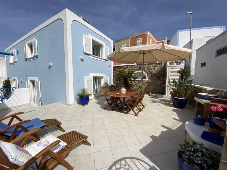 Villa with patio | Sea view — photo 2