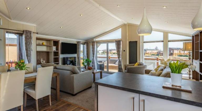 Vacation home with hot tub | Pets are welcome — photo 3