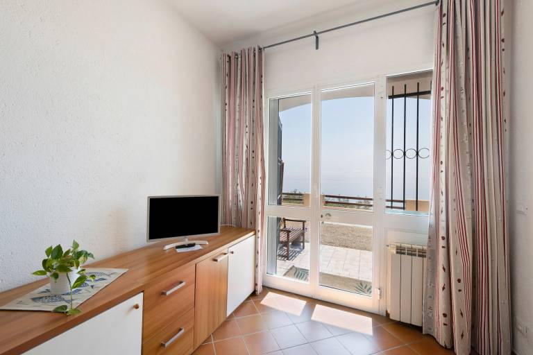 Apartment "Oleandro" with Sea View, Garden & Wi-Fi — photo 4
