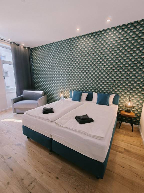 Art Deco 1BR 3 Min to U1 Free Parking — photo 2