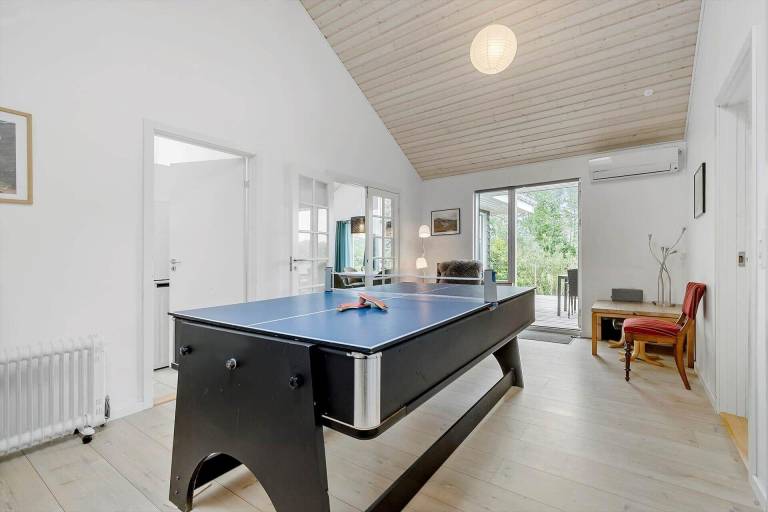 Fully equipped spacious vacation home with hot tub, patio & grill | Pets are welcome — photo 3