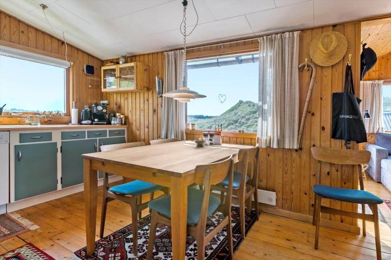Vacation home with patio & BBQ — photo 4