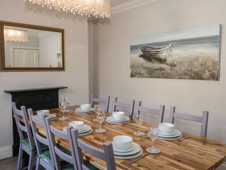Child-friendly cottage with grill & yard | Beach view | Beach nearby | Pet-friendly — photo 4