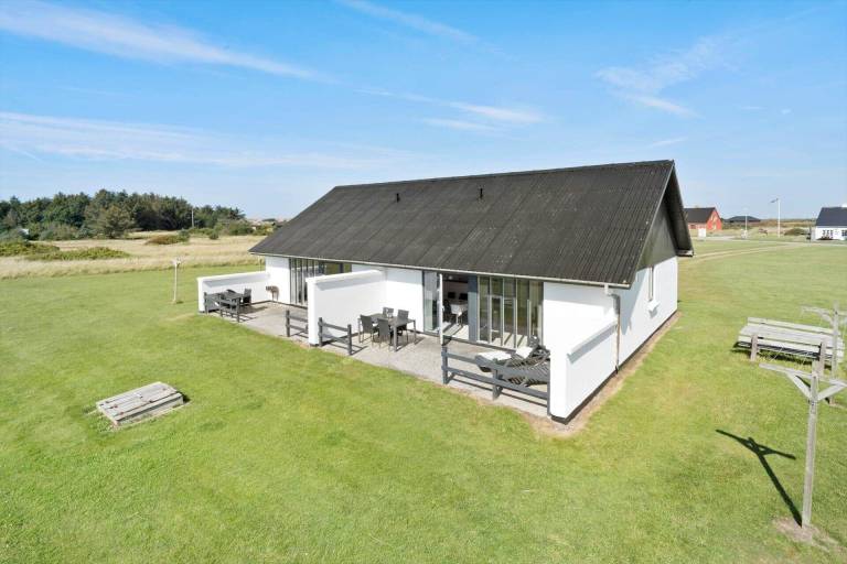 House with barbeque & patio | Lake view — photo 2