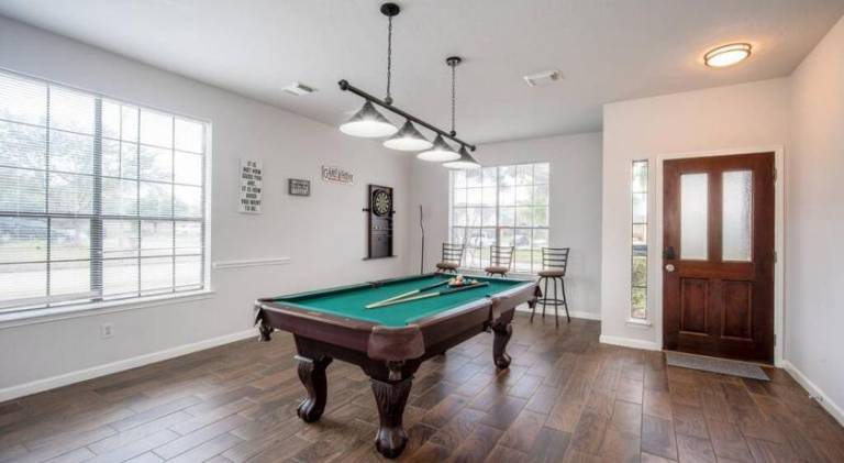 279 m&sup2; Ferienhaus