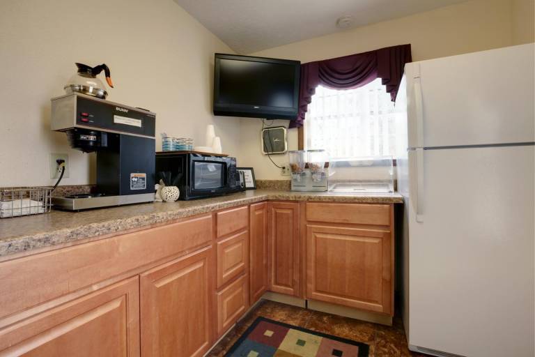 Americas Best Value Inn Weatherford, OK — photo 5