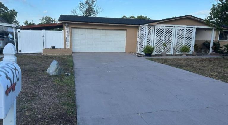 Nice house with hot tub & pool | Dogs allowed in Melbourne, FL