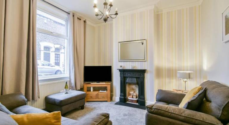 Pleasant house | Next to National Railway Museum | Pet-friendly in York