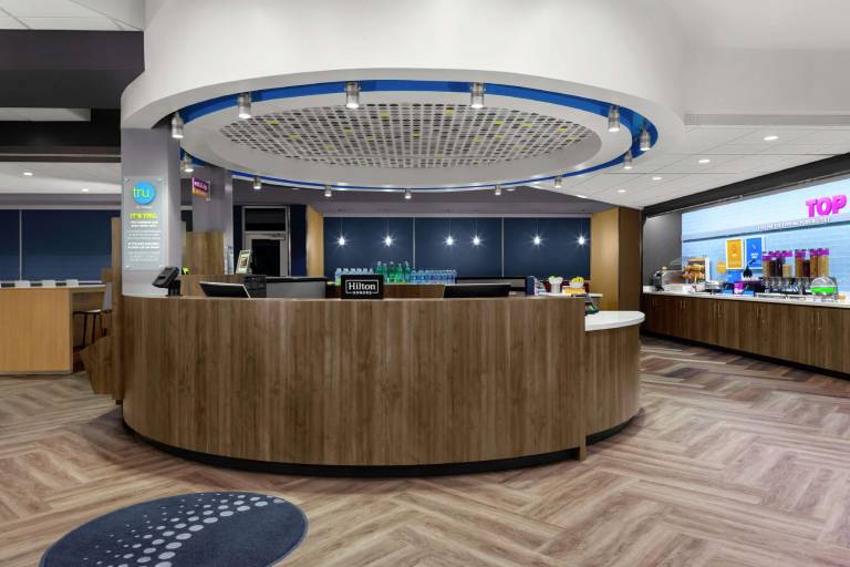 Tru by Hilton Gilbert Phoenix — photo 4
