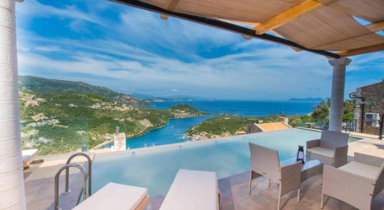 Villa with yard, barbecue & private pool | Perfect for remote work — photo 3