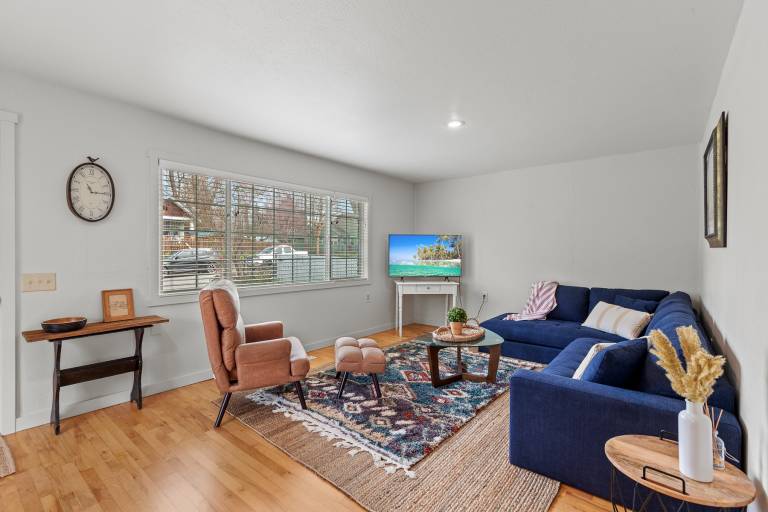 New Listing! Walk to Downtown CDA Pet-Friendly Yard Grill — photo 5
