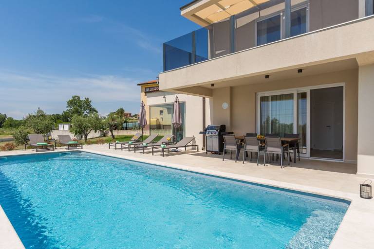 New and dog-friendly villa with panoramic sea views, private pool, barbecue area, baby cot, washing machine — photo 3