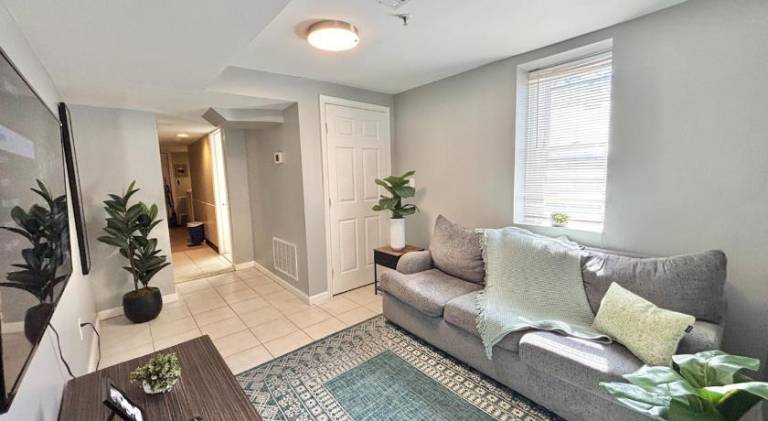 Ample apartment | Pets are welcome in New York, NY