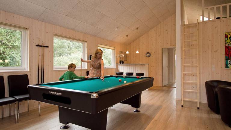 Family-oriented vacation home with garden, private pool & jacuzzi | Pets are welcome — photo 5