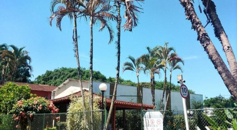 Vacation home with pool — photo 4