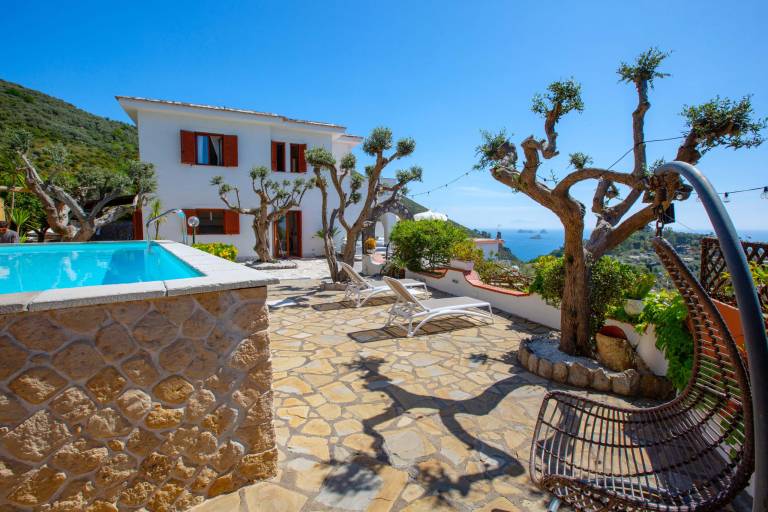 Children-friendly villa with terrace, barbecue & private pool | Next to the beach | Perfect for remote work | Pet-friendly — photo 5