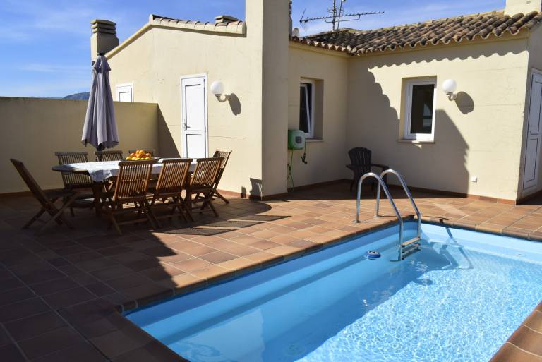 Fully equipped pleasant apartment with yard, patio & private pool | Pets are welcome — photo 5