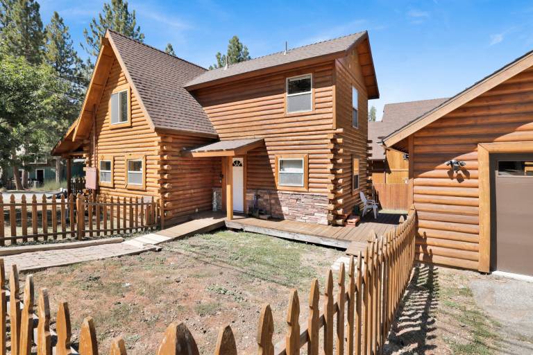 Cabin | Lake view in San Bernardino, CA
