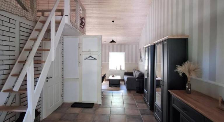 Beautiful apartment with patio, yard & BBQ | Pets allowed — photo 3