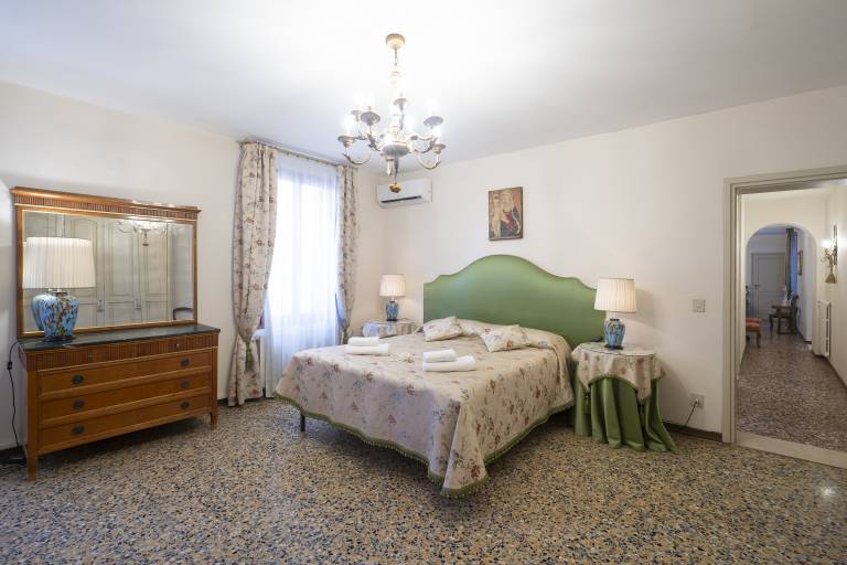Rental apartment | Near Rialto Bridge | City view — photo 4