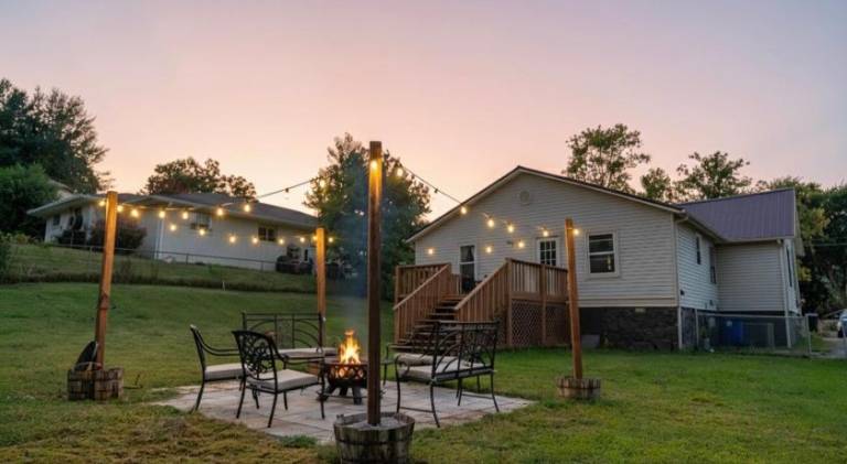 Fern Landing - Modern, Spacious, Firepit, Fully Fenced In Yard in Chattanooga, TN