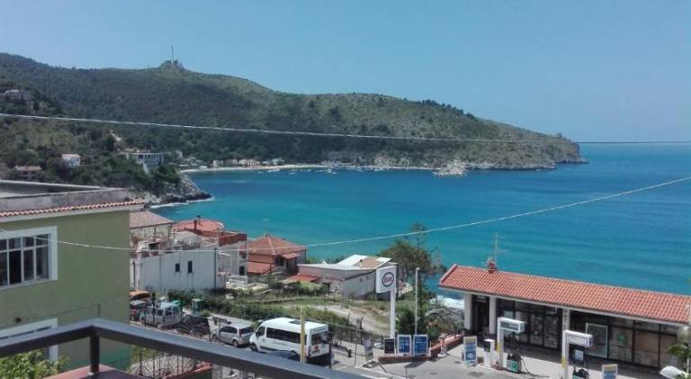 Villa with 3 rooms for 6 persons in Centola