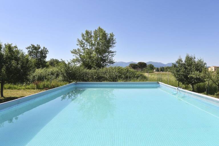 Charming vacation home with yard, pool & barbecue | Dogs allowed — photo 5