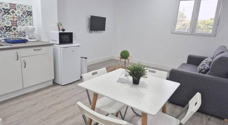 Charming apartment with terrace, yard & barbeque | Close to the beach | Dogs allowed — photo 4
