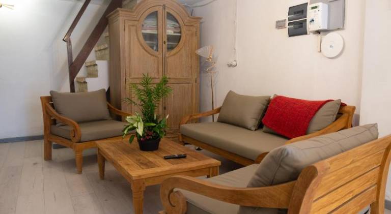 Apartment with patio — photo 2